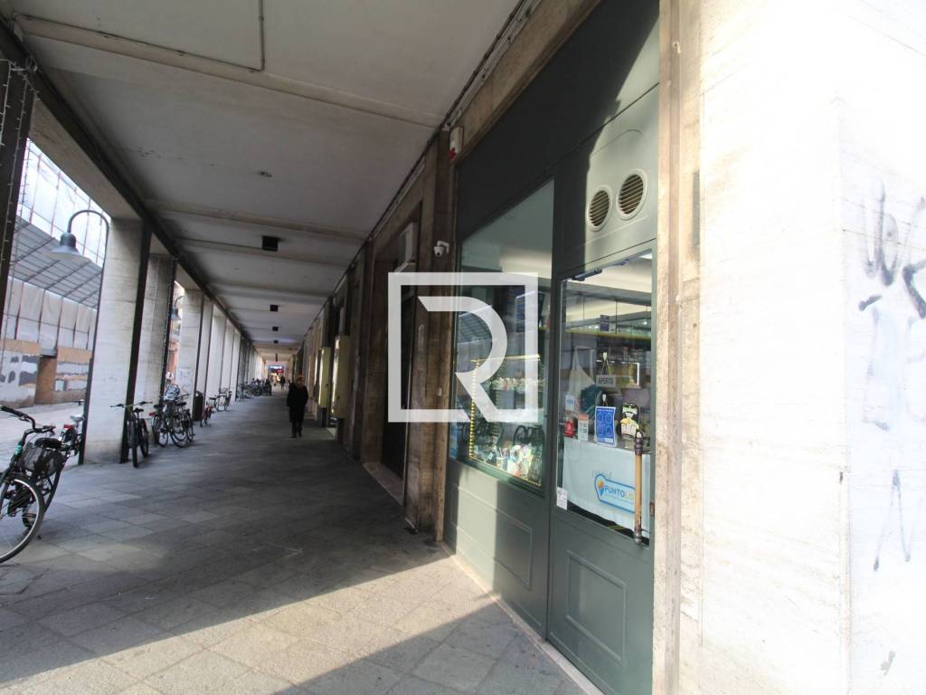 negozio in vendita a Ravenna in zona Centro Storico