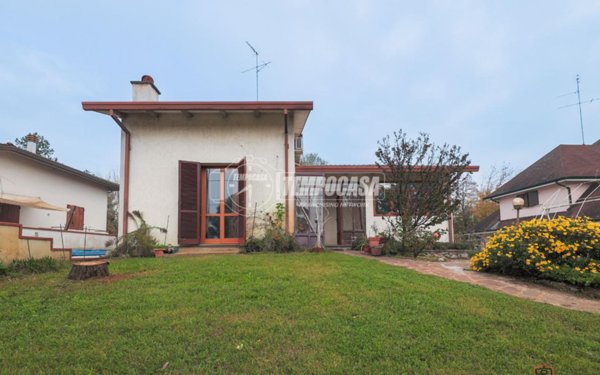 casa indipendente in vendita a Ravenna in zona Centro Storico