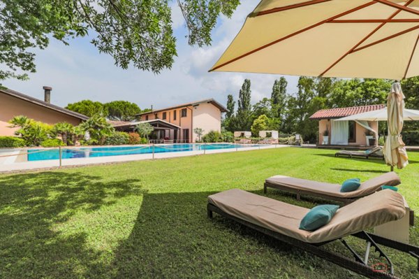 casa indipendente in vendita a Ravenna in zona Castiglione di Ravenna
