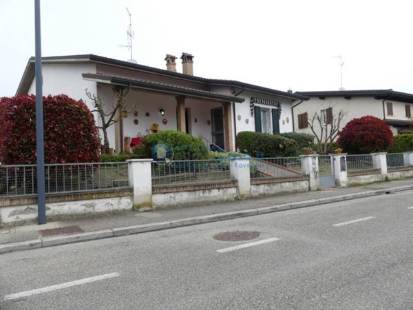 casa indipendente in vendita a Ravenna in zona San Michele