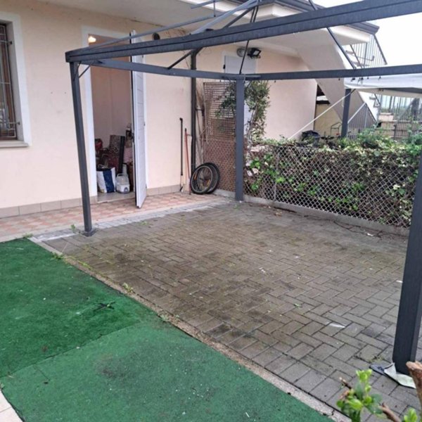 casa indipendente in vendita a Ravenna in zona Piangipane