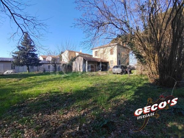 casa indipendente in vendita a Ravenna in zona Mezzano