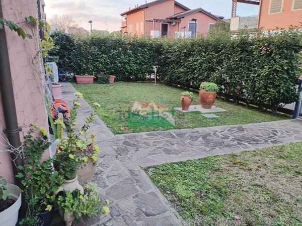 appartamento in vendita a Ravenna in zona Casal Borsetti