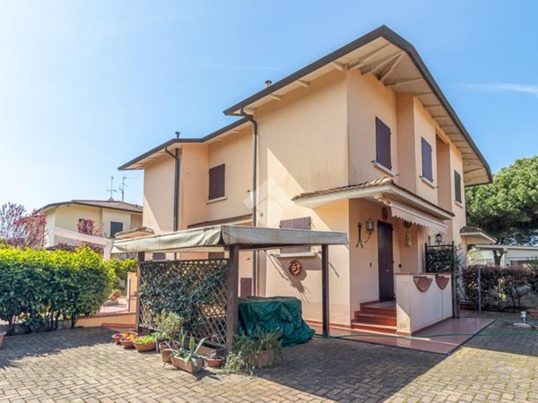 casa indipendente in vendita a Ravenna in zona Lido di Classe