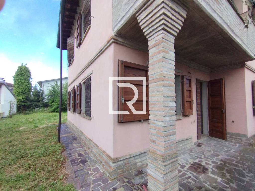 casa indipendente in vendita a Ravenna in zona Savarna / Conventello