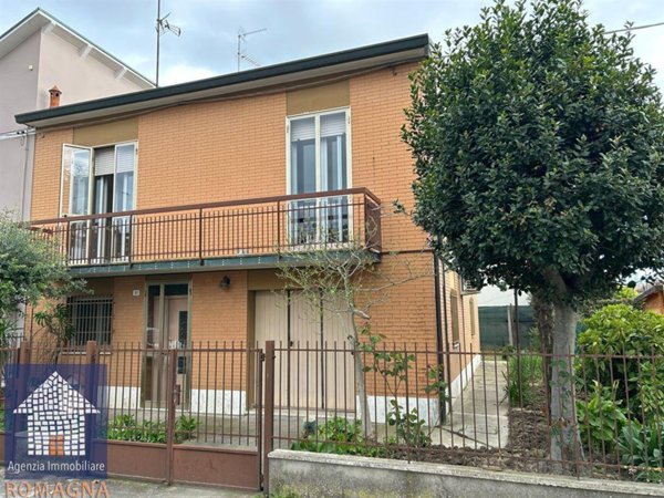 casa indipendente in vendita a Ravenna in zona Classe