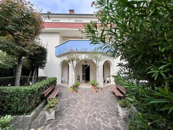 appartamento in vendita a Ravenna in zona Lido Adriano