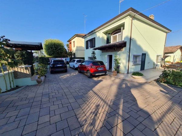 casa indipendente in vendita a Ravenna in zona Ponte Nuovo
