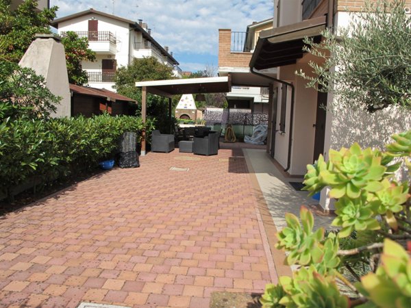 casa indipendente in vendita a Ravenna in zona Lido di Classe