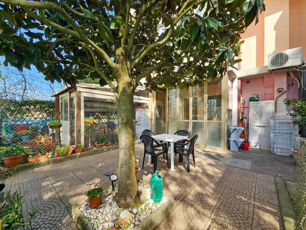 casa indipendente in vendita a Ravenna in zona Punta Marina Terme