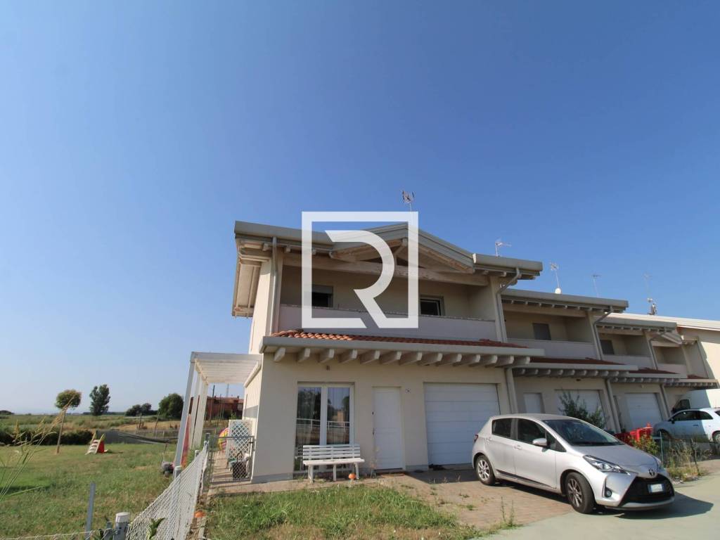 casa indipendente in vendita a Ravenna in zona San Pietro in Vincoli