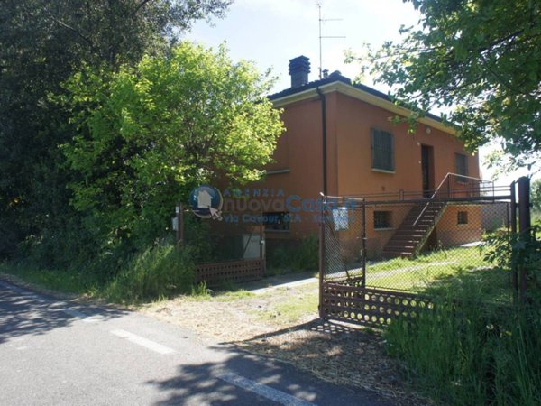 casa indipendente in vendita a Ravenna in zona Gambellara