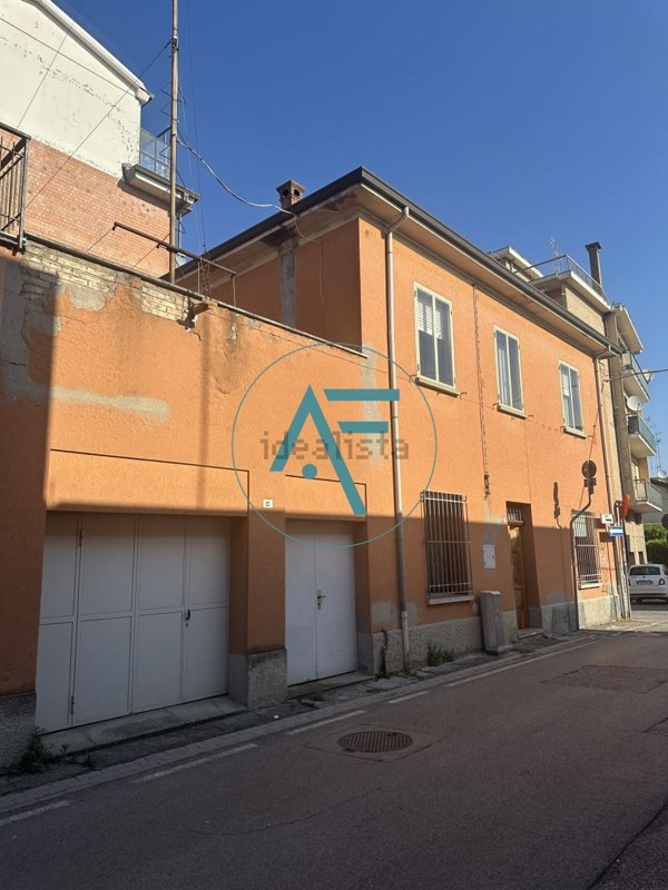 casa indipendente in vendita a Ravenna in zona Centro Storico