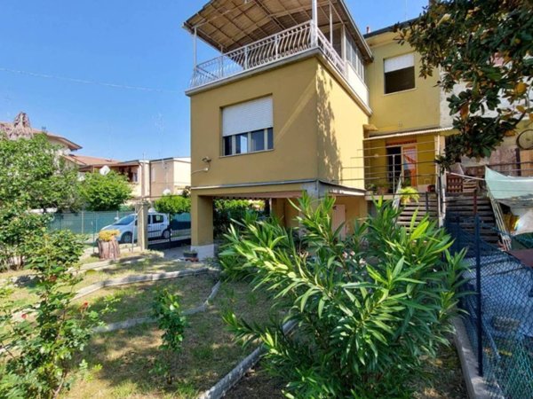 casa indipendente in vendita a Ravenna in zona Centro Storico