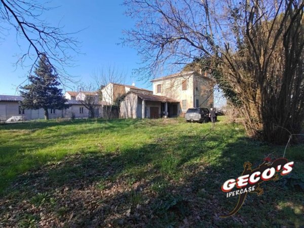 casa indipendente in vendita a Ravenna in zona Mezzano