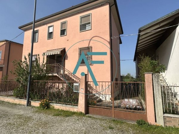 casa indipendente in vendita a Ravenna