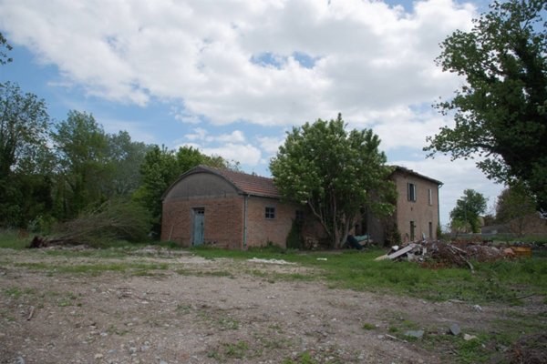 casa indipendente in vendita a Ravenna in zona Mezzano