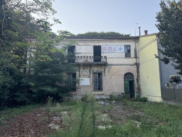 casa semindipendente in vendita a Ravenna