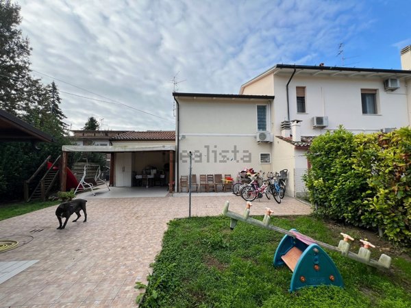 casa indipendente in vendita a Ravenna