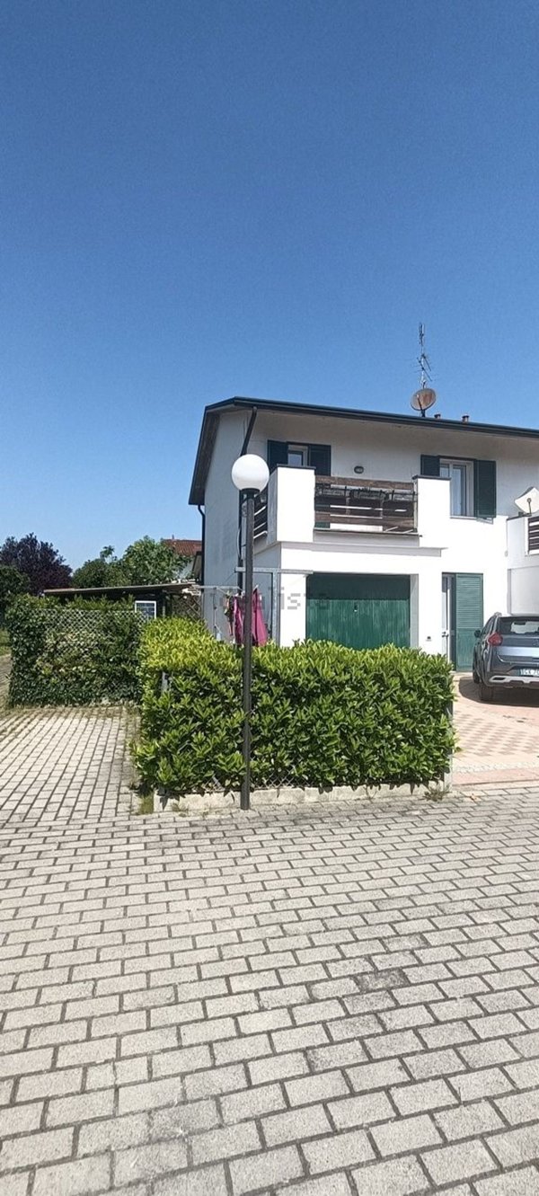 casa indipendente in vendita a Ravenna in zona Piangipane