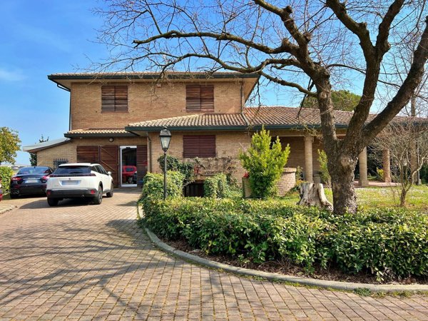 casa indipendente in vendita a Ravenna in zona Santo Stefano