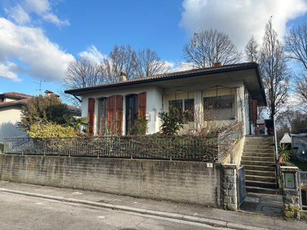 casa indipendente in vendita a Ravenna in zona Santo Stefano
