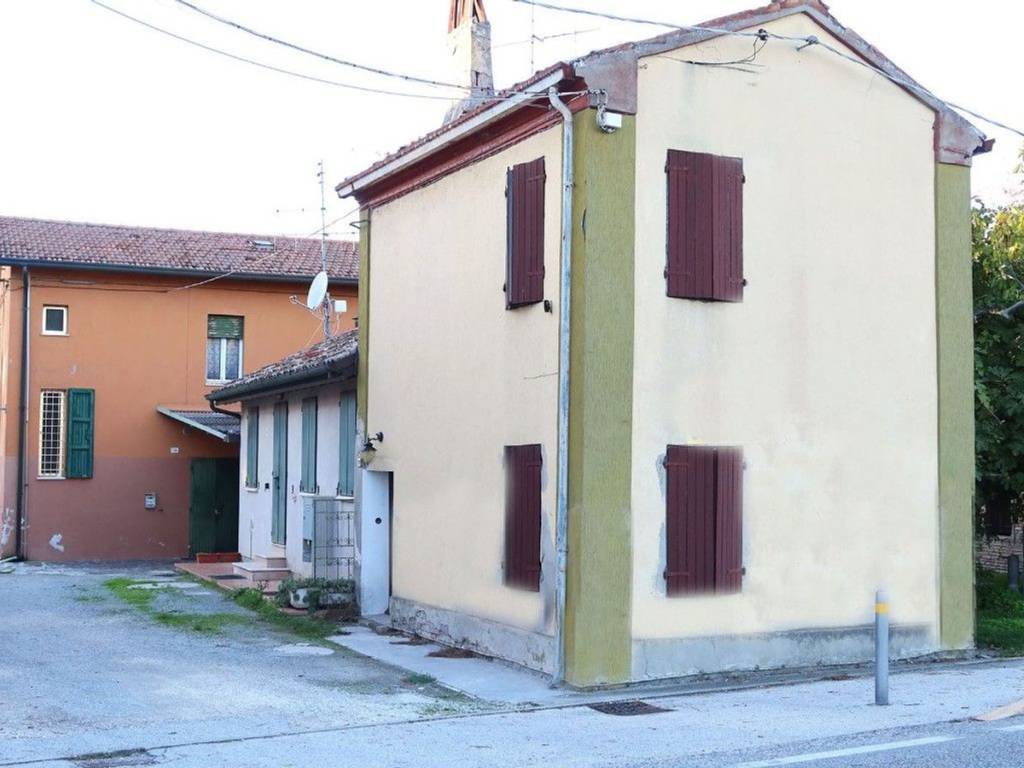 casa indipendente in vendita a Ravenna in zona Castiglione di Ravenna