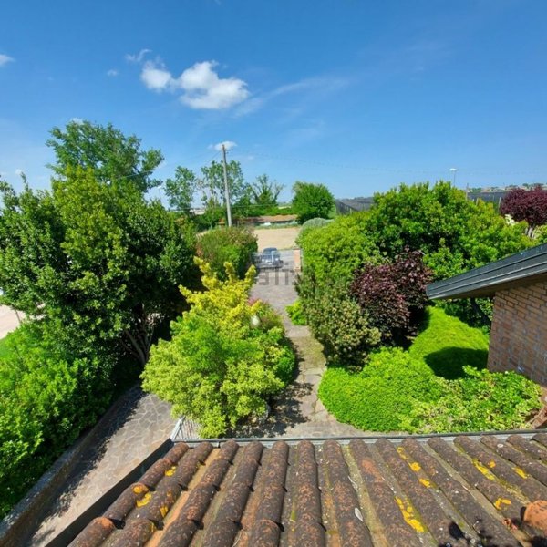 casa indipendente in vendita a Ravenna
