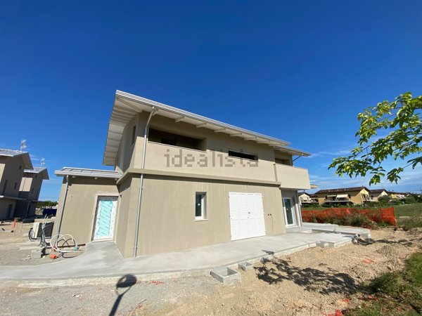 casa indipendente in vendita a Ravenna in zona Lido di Classe