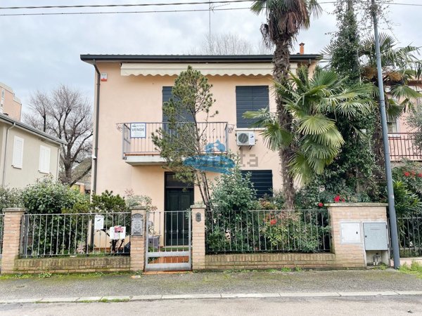 casa indipendente in vendita a Ravenna