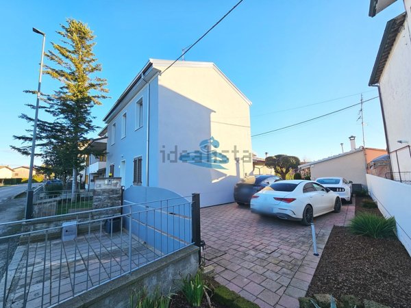 casa indipendente in vendita a Ravenna in zona Roncalceci