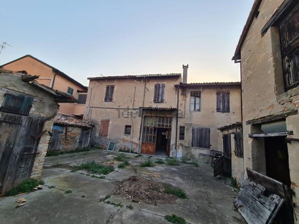 casa indipendente in vendita a Ravenna