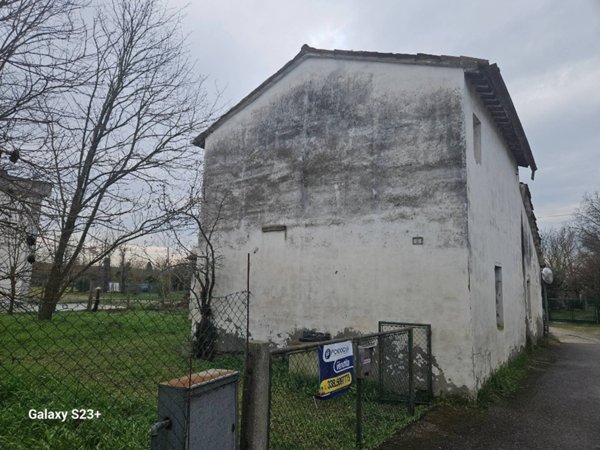 casa indipendente in vendita a Ravenna in zona Classe