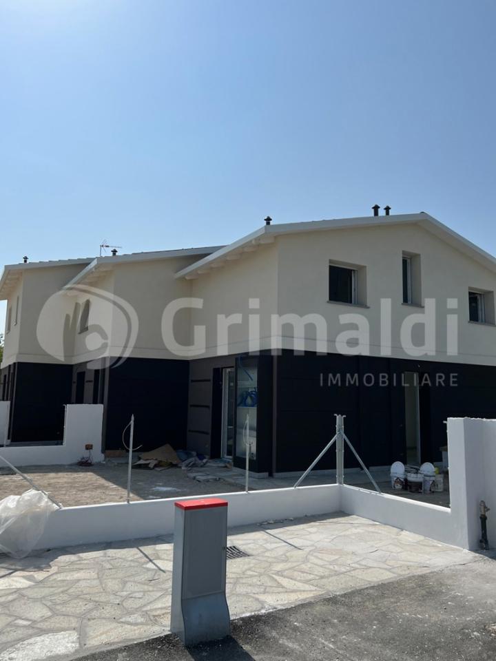 appartamento in vendita a Ravenna in zona Lido Adriano
