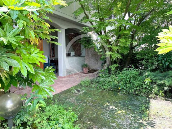 casa indipendente in vendita a Ravenna in zona Lido Adriano