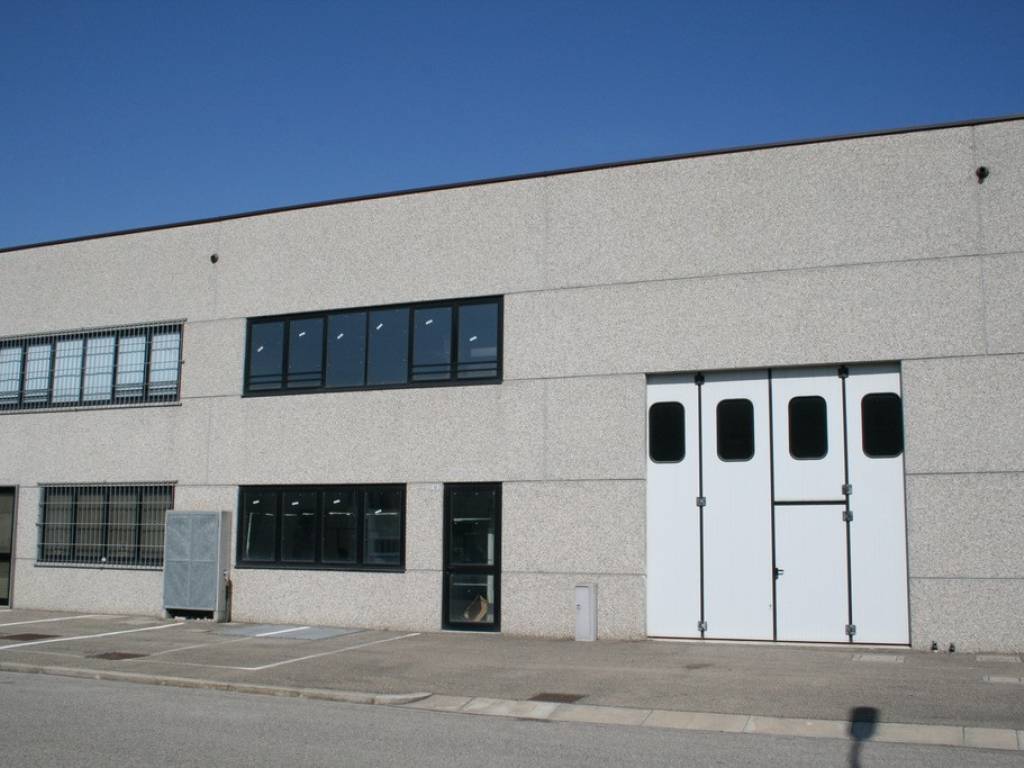 locale commerciale in vendita a Ravenna in zona Fornace Zarattini