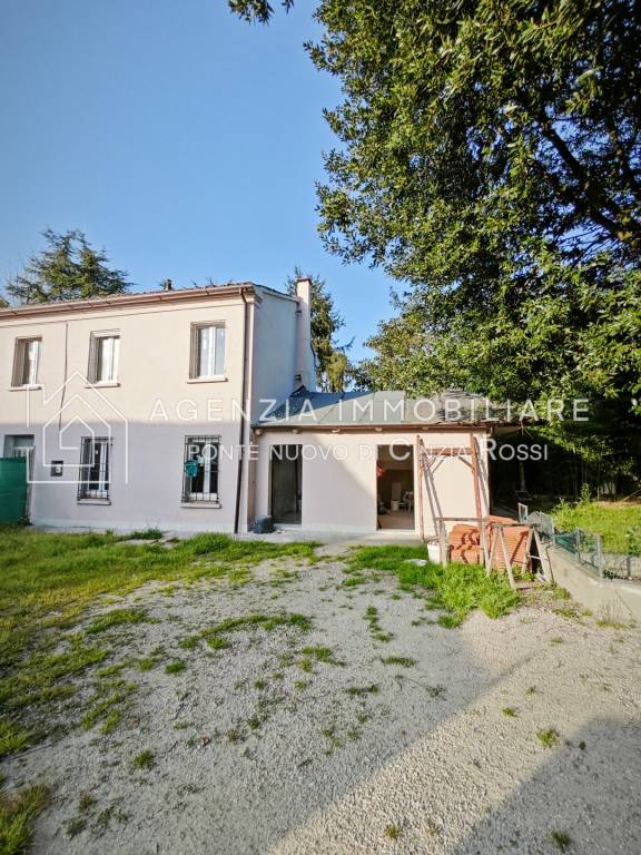 casa indipendente in vendita a Ravenna in zona Piangipane