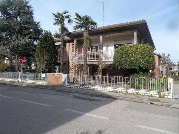 casa indipendente in vendita a Ravenna in zona Centro Storico