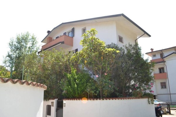 casa indipendente in vendita a Ravenna in zona Lido Adriano