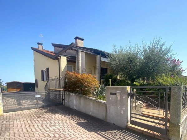 casa indipendente in vendita a Ravenna in zona San Pietro in Vincoli