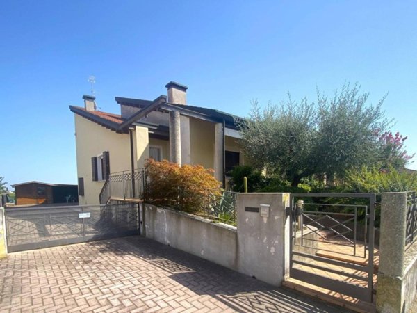 casa indipendente in vendita a Ravenna in zona San Zaccaria