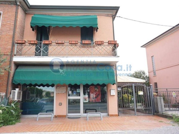 casa indipendente in vendita a Ravenna in zona Mezzano