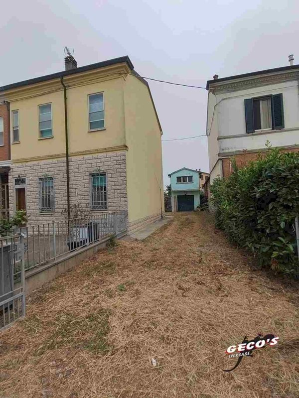 casa indipendente in vendita a Ravenna in zona Villanova di Ravenna