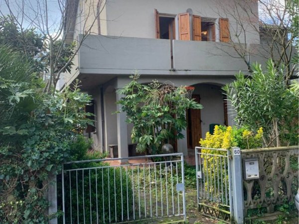 casa indipendente in vendita a Ravenna in zona Lido Adriano