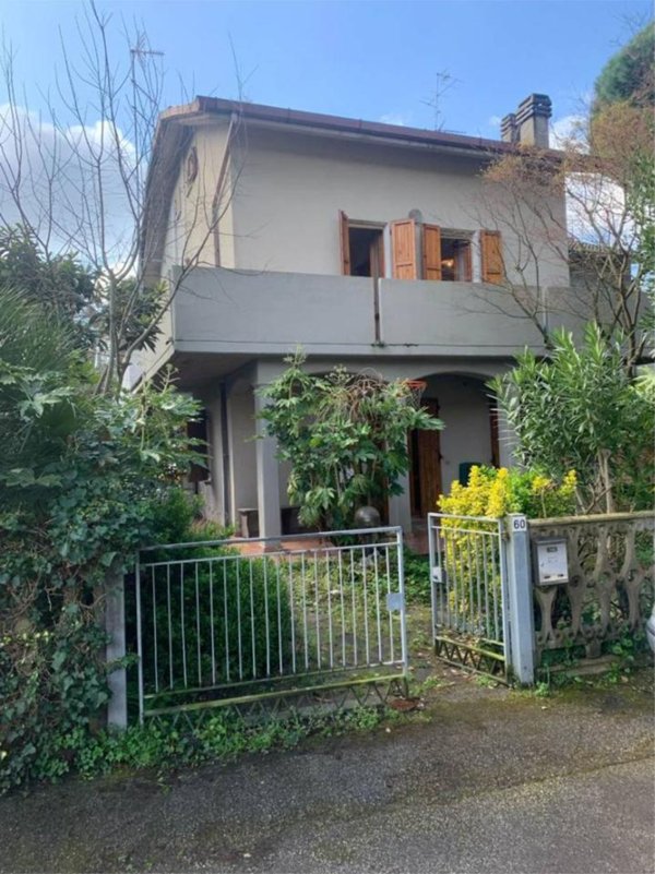 casa indipendente in vendita a Ravenna in zona Lido Adriano
