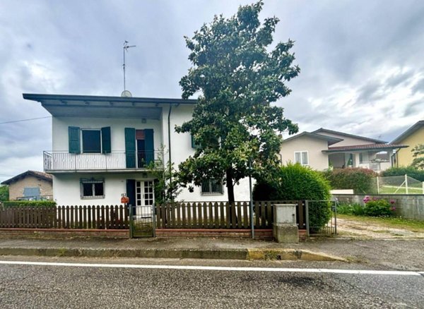 casa indipendente in vendita a Ravenna in zona Ragone