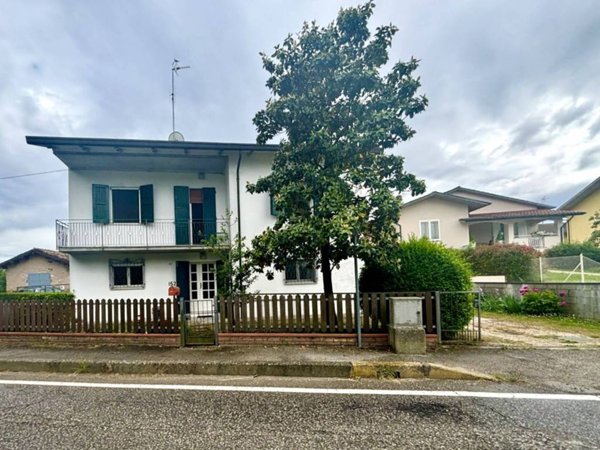 casa indipendente in vendita a Ravenna in zona Gambellara