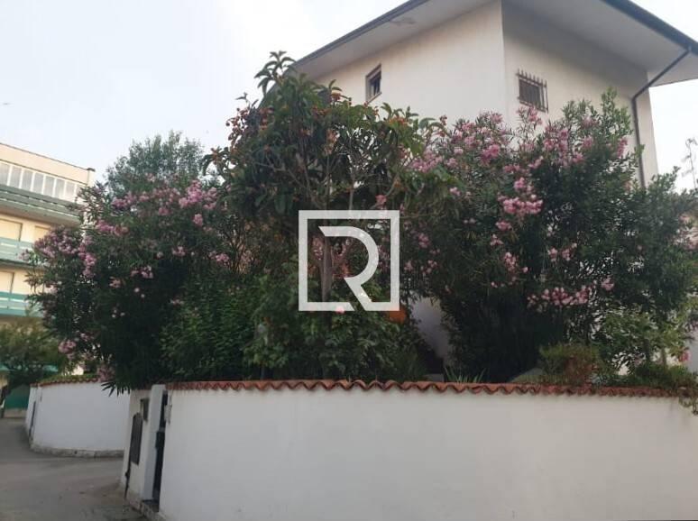 casa indipendente in vendita a Ravenna in zona Lido Adriano
