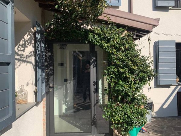 casa indipendente in vendita a Ravenna in zona Centro Storico