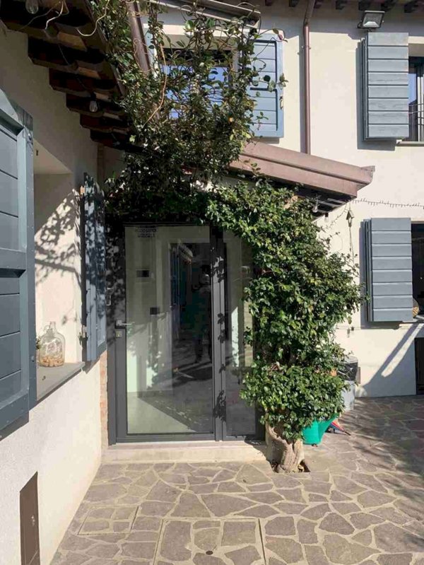 casa indipendente in vendita a Ravenna in zona Centro Storico